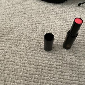 VICTORIA BECKHAM STICK BLUSH IN ROLLERSKATE